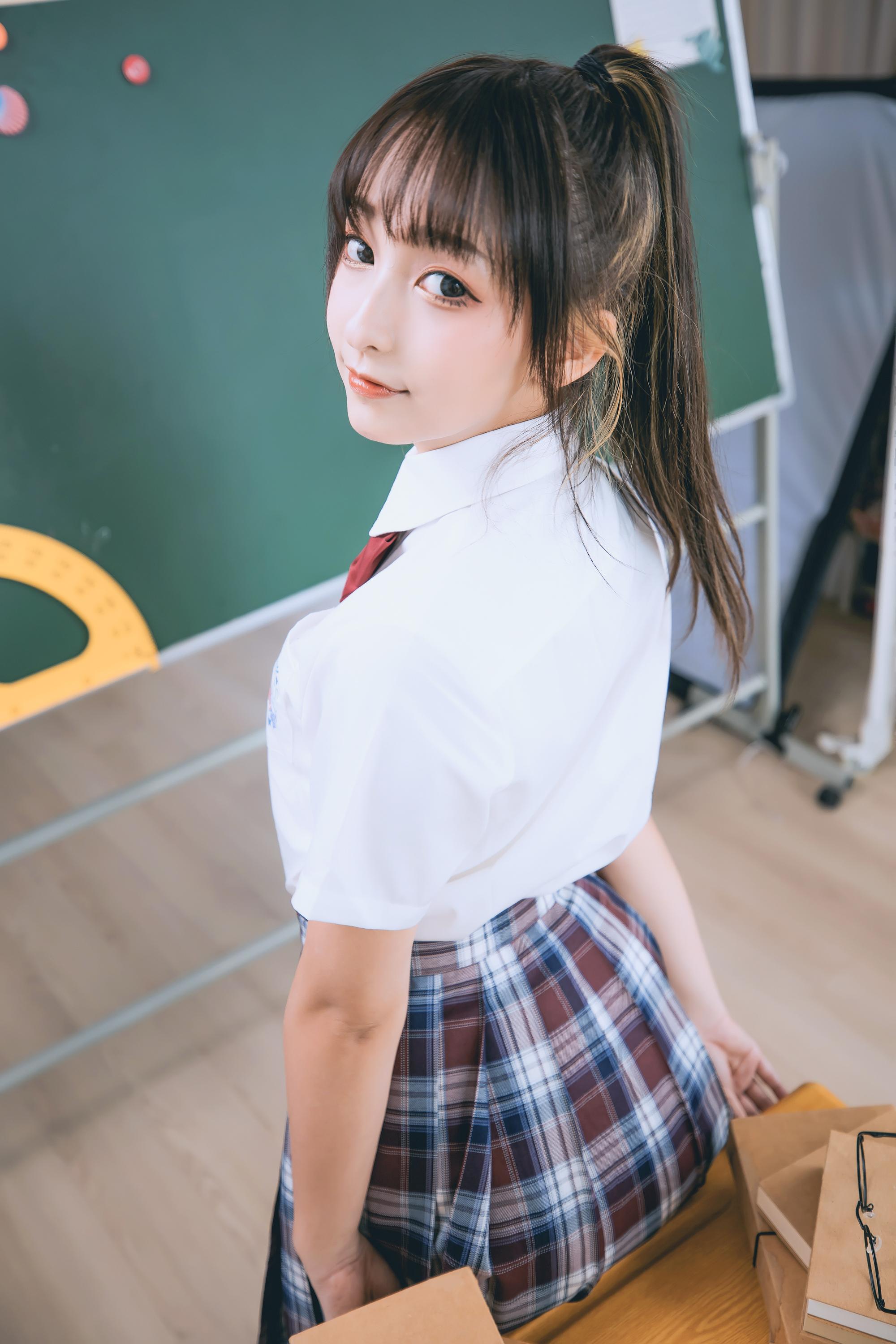 神楽坂真冬 角色还原摄影写真 4